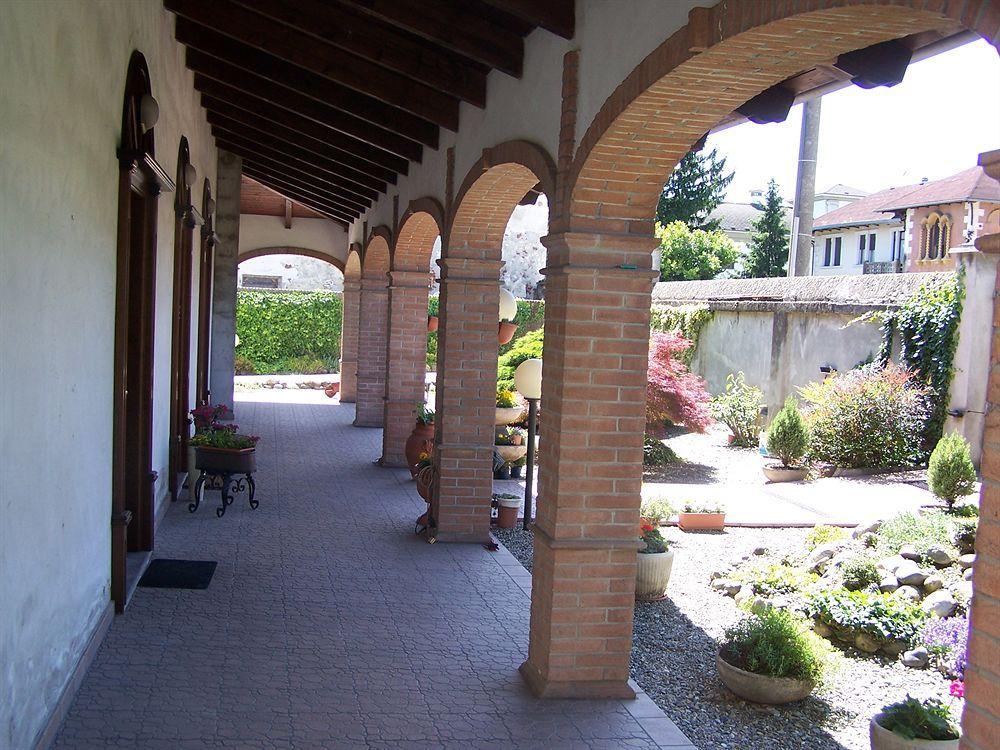 Hotel Ristorante La Torretta Bianze Exterior photo
