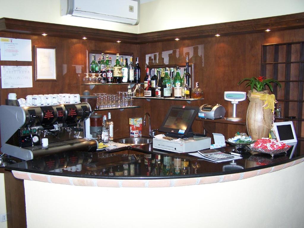 Hotel Ristorante La Torretta Bianze Exterior photo